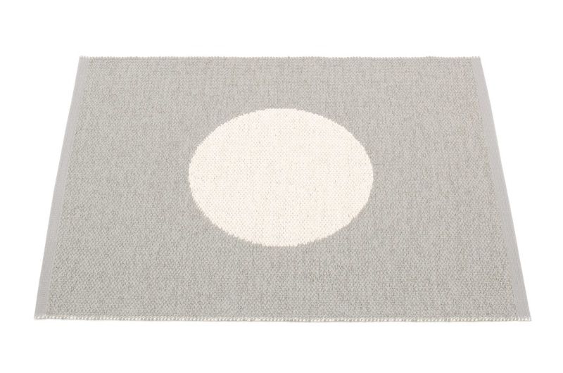 Vera Small One Kunststoffteppich 70x90 cm Warm grau Pappelina EINZELSTÜCK